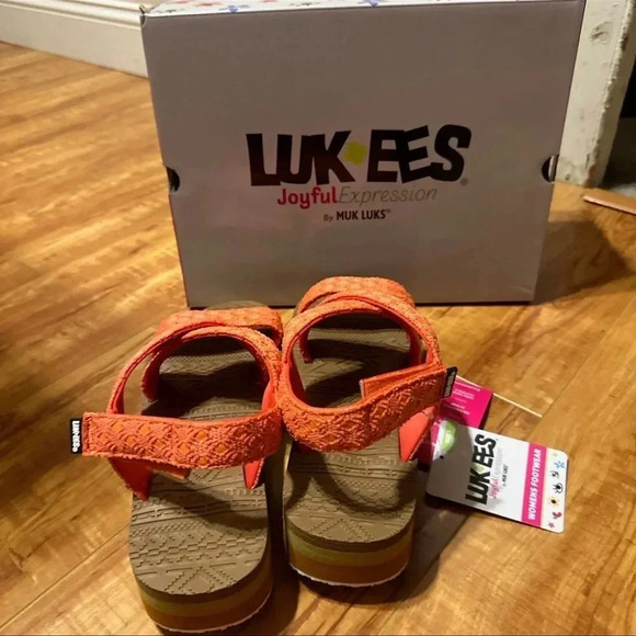 MUK LUKS Sandals - Picture 4 of 7